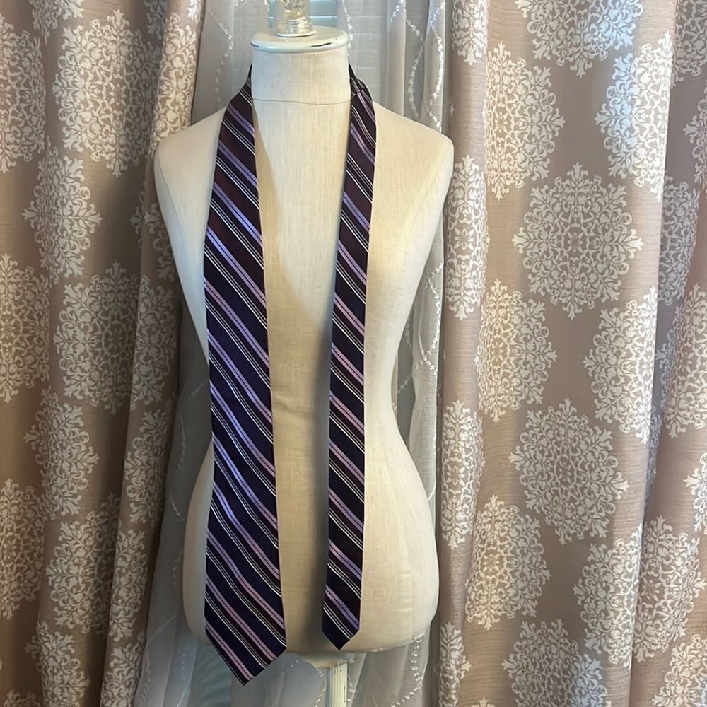 🤵 Club Room 100% Silk Striped Tie – EUC | Classic & Polished 🤵